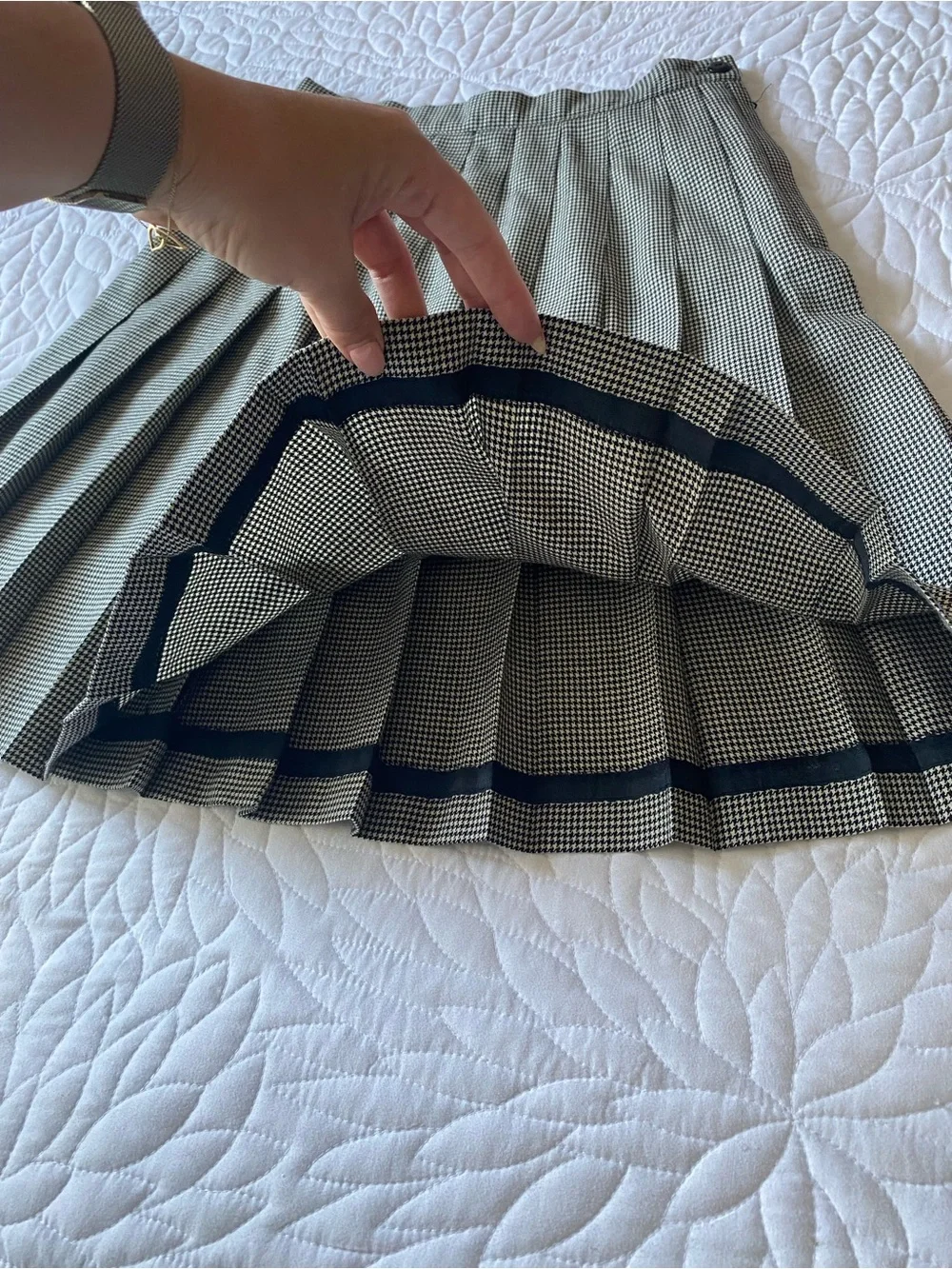 Vintage Pleated Houndstooth Skirt | Academia | Old Money | Timeless - Picture 4 of 7